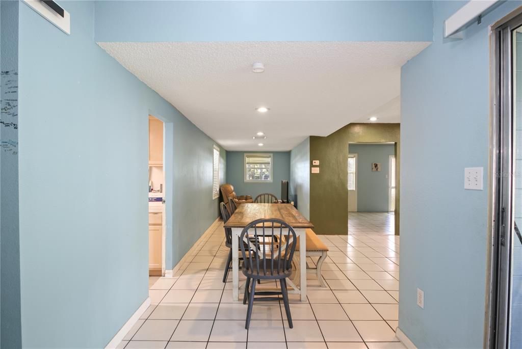 For Sale: $375,000 (3 beds, 2 baths, 1684 Square Feet)