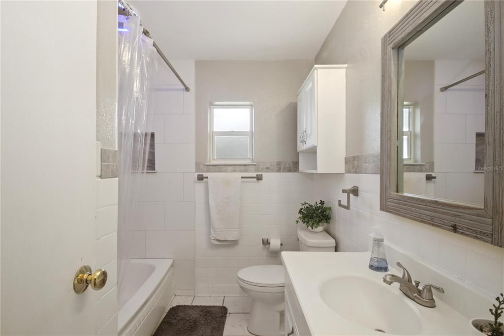 For Sale: $375,000 (3 beds, 2 baths, 1684 Square Feet)