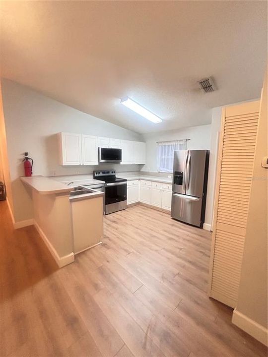 В аренду: $1,700 (3 спален, 2 ванн, 1222 Квадратных фут)