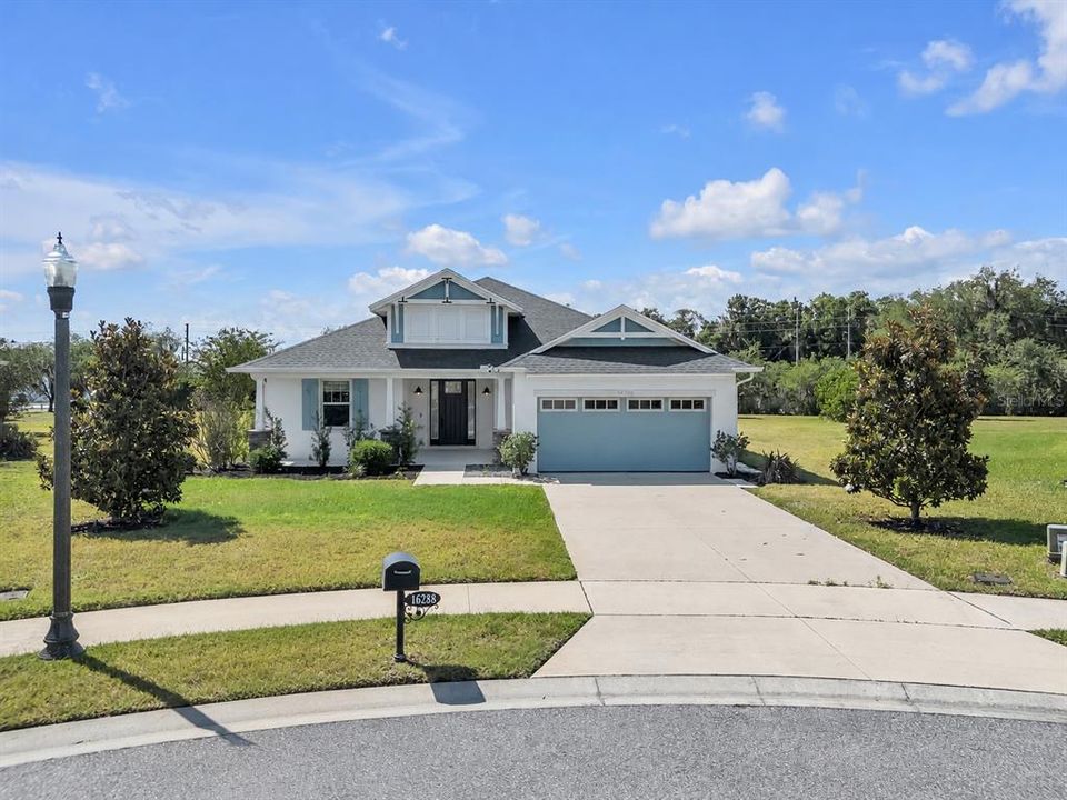 For Sale: $575,000 (3 beds, 3 baths, 2260 Square Feet)