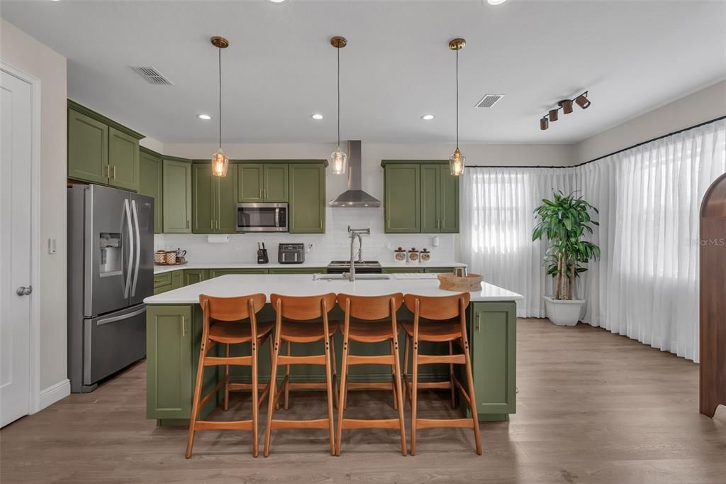 For Sale: $575,000 (3 beds, 3 baths, 2260 Square Feet)