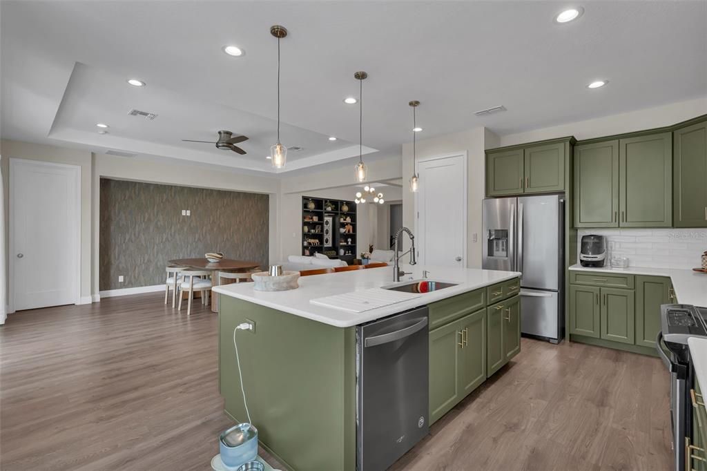 For Sale: $575,000 (3 beds, 3 baths, 2260 Square Feet)