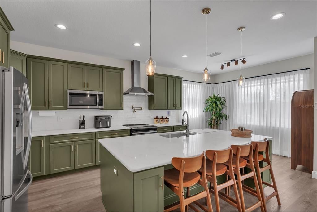 For Sale: $575,000 (3 beds, 3 baths, 2260 Square Feet)