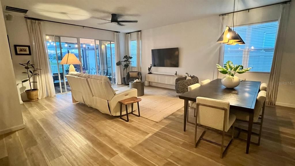 На продажу: $597,000 (4 спален, 3 ванн, 2070 Квадратных фут)