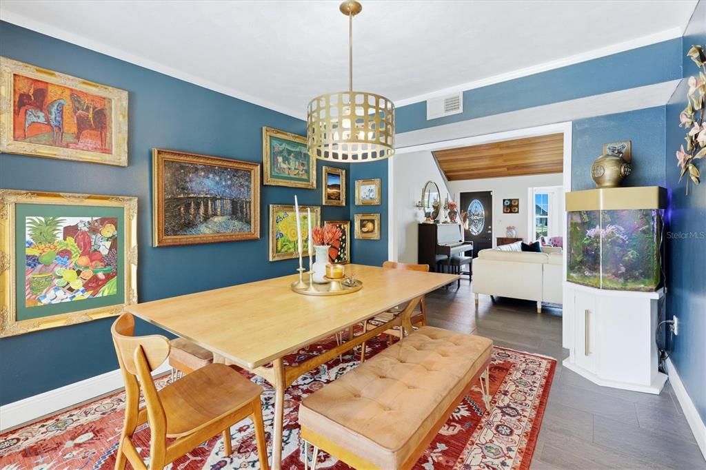 Active With Contract: $550,000 (4 beds, 2 baths, 1988 Square Feet)