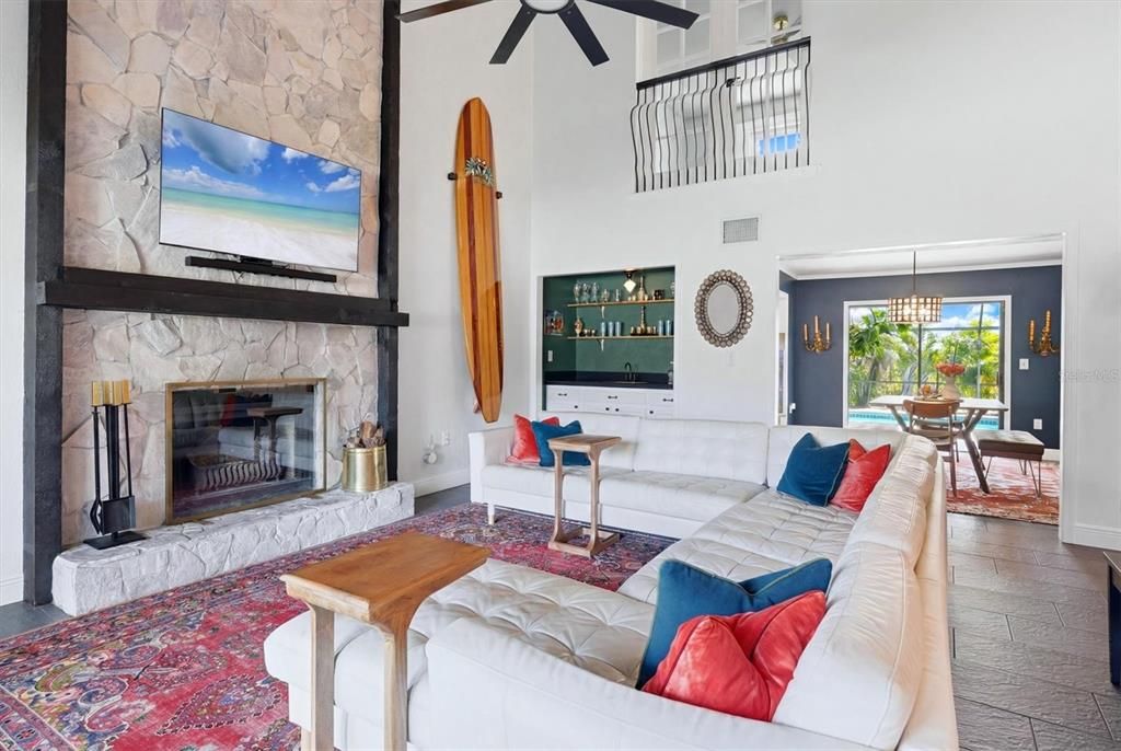 Active With Contract: $550,000 (4 beds, 2 baths, 1988 Square Feet)