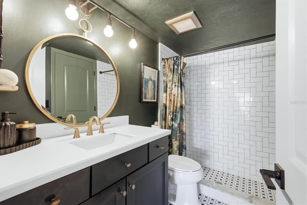 Active With Contract: $550,000 (4 beds, 2 baths, 1988 Square Feet)