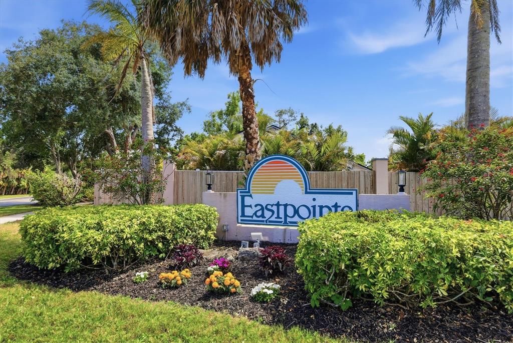 Active With Contract: $550,000 (4 beds, 2 baths, 1988 Square Feet)