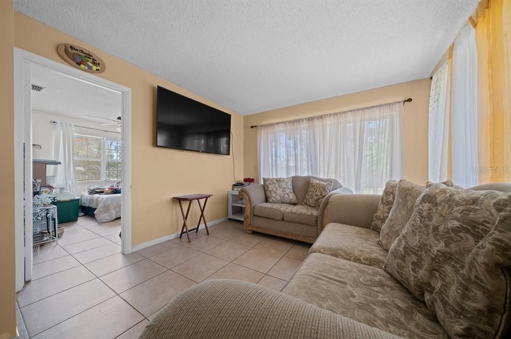En Venta: $189,000 (3 camas, 2 baños, 1421 Pies cuadrados)