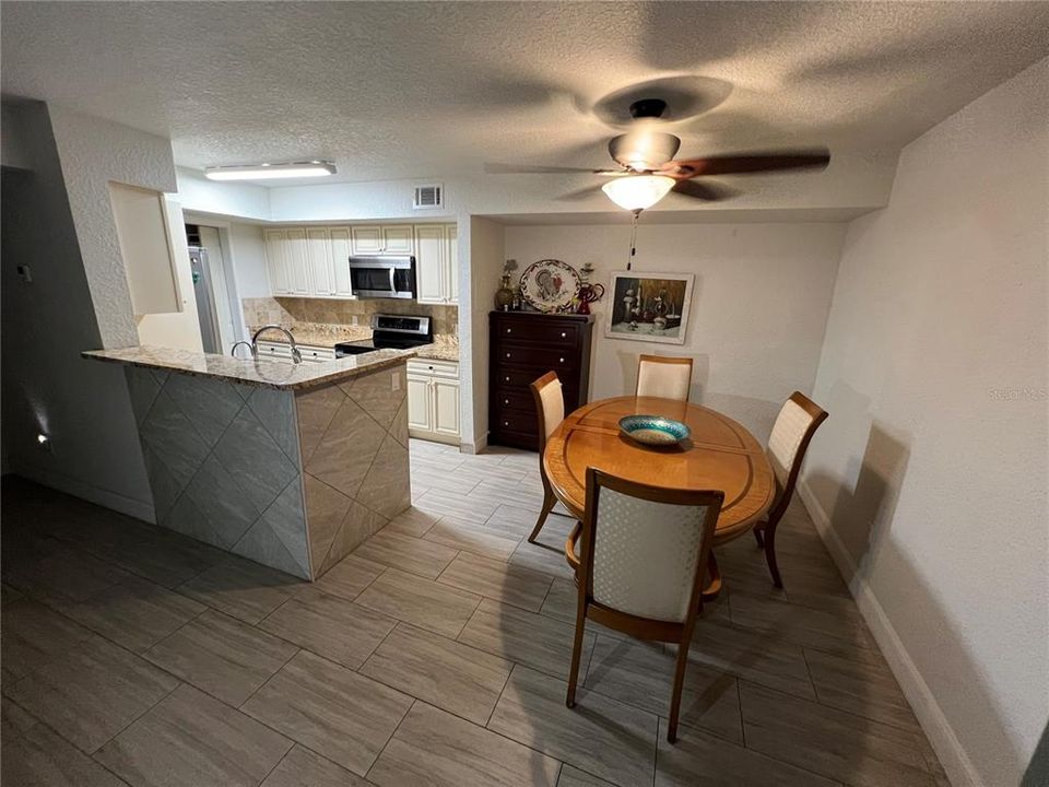 En Venta: $119,999 (2 camas, 2 baños, 1000 Pies cuadrados)