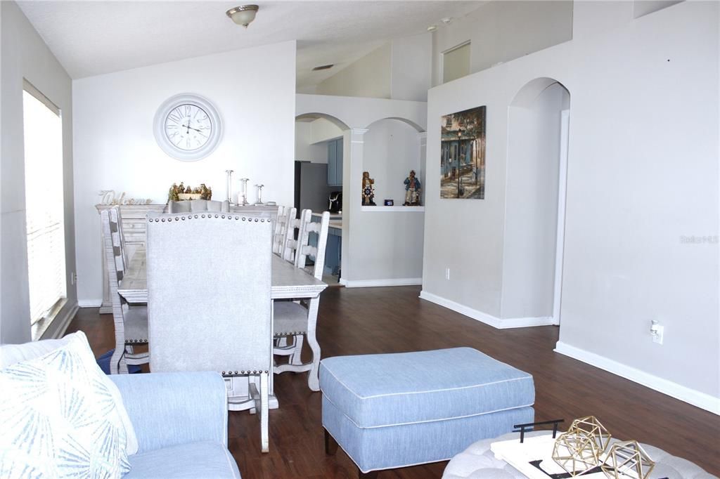 For Sale: $370,000 (4 beds, 2 baths, 1936 Square Feet)