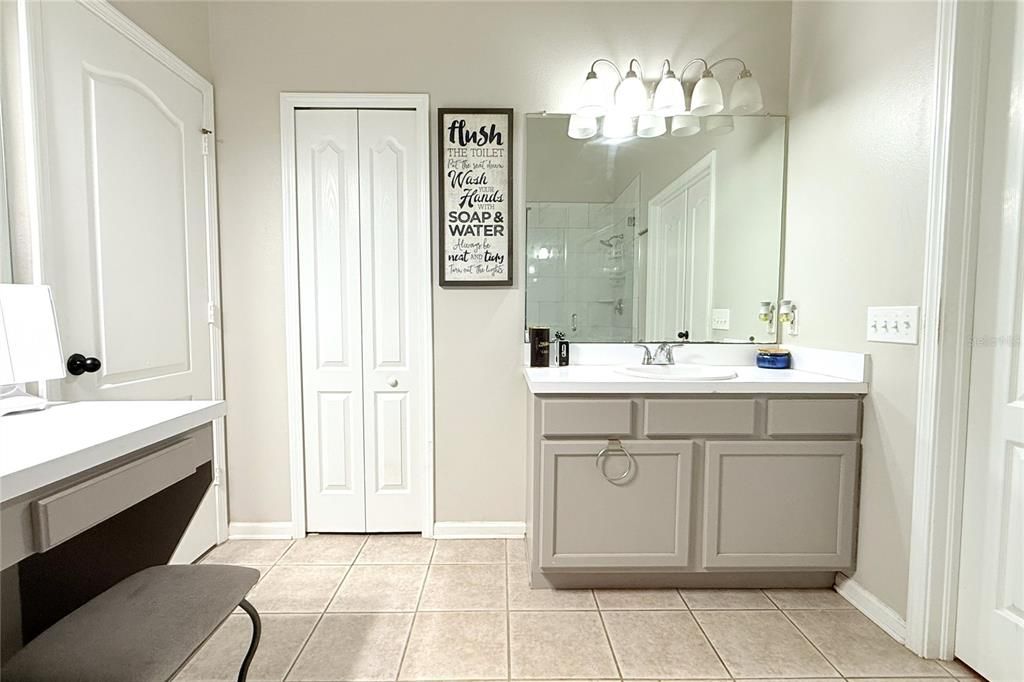 For Sale: $370,000 (4 beds, 2 baths, 1936 Square Feet)