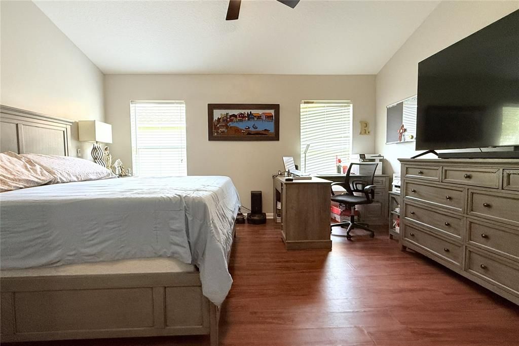 For Sale: $370,000 (4 beds, 2 baths, 1936 Square Feet)