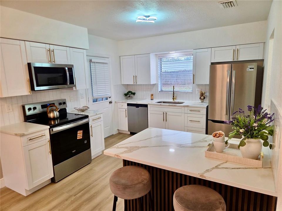 For Sale: $389,700 (3 beds, 2 baths, 1380 Square Feet)