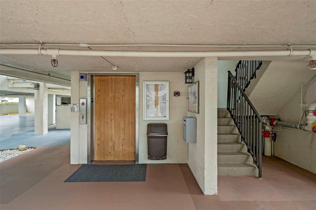 For Sale: $170,000 (2 beds, 2 baths, 1025 Square Feet)