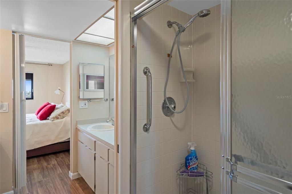 For Sale: $170,000 (2 beds, 2 baths, 1025 Square Feet)