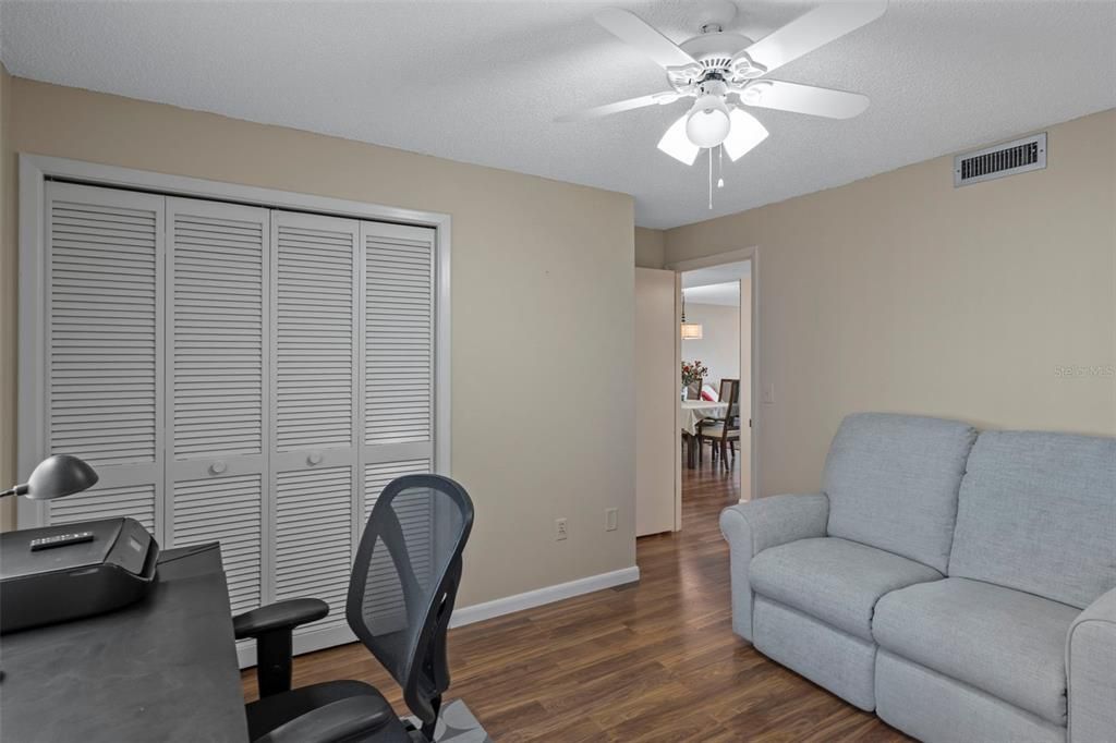 For Sale: $170,000 (2 beds, 2 baths, 1025 Square Feet)