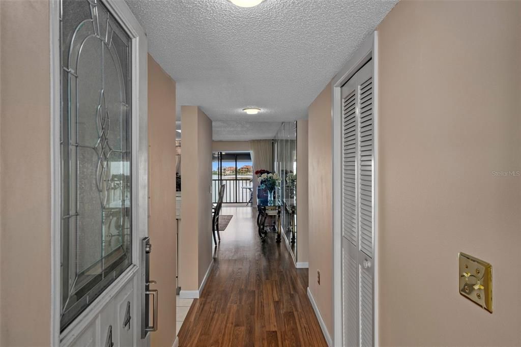 For Sale: $170,000 (2 beds, 2 baths, 1025 Square Feet)