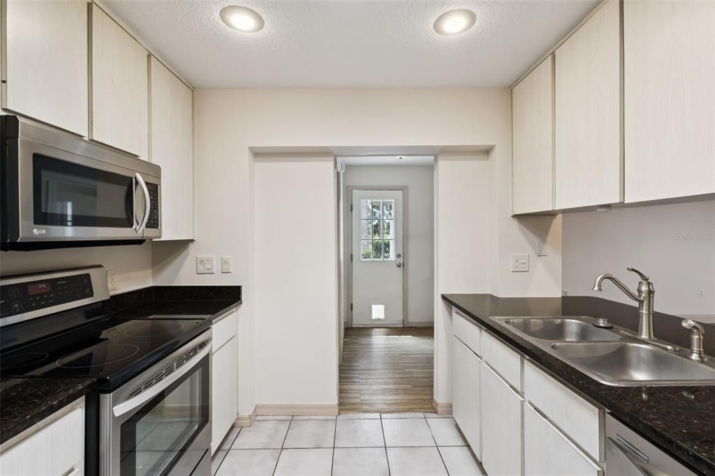 En Venta: $220,000 (3 camas, 2 baños, 1250 Pies cuadrados)