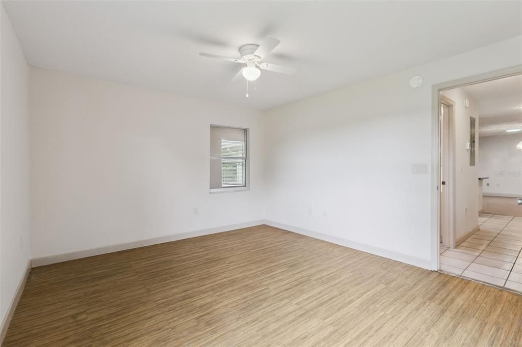 En Venta: $220,000 (3 camas, 2 baños, 1250 Pies cuadrados)