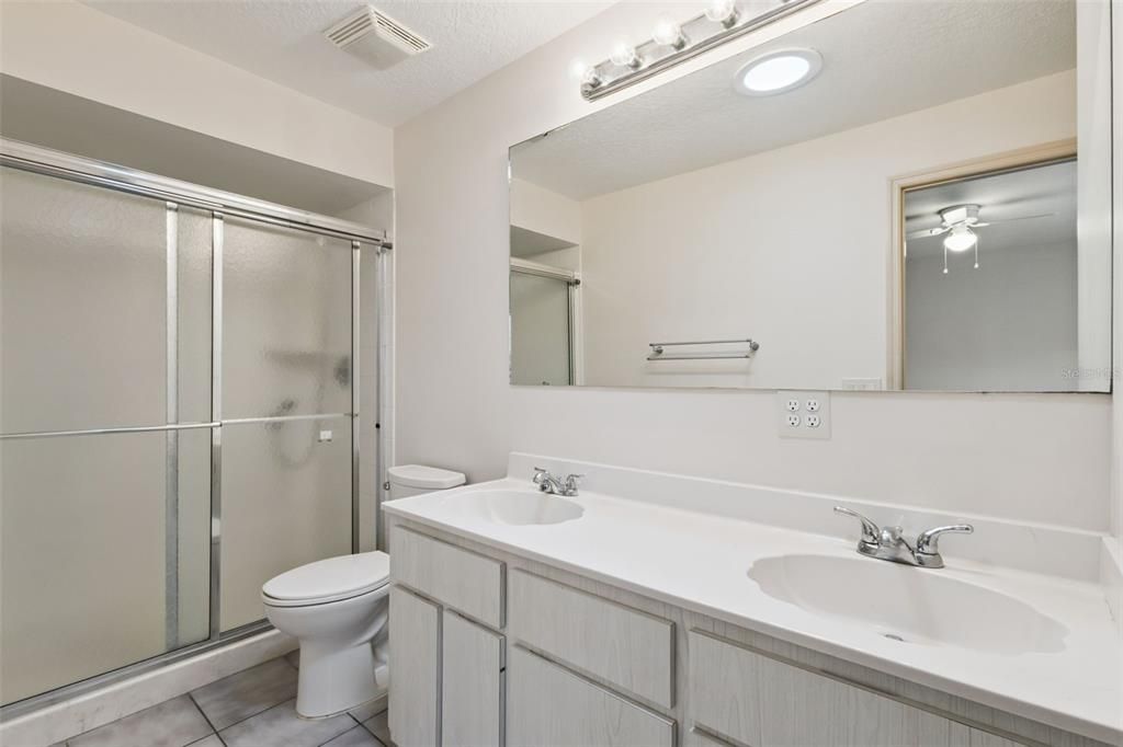 En Venta: $220,000 (3 camas, 2 baños, 1250 Pies cuadrados)