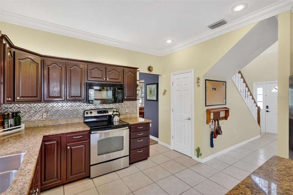 For Sale: $575,000 (3 beds, 2 baths, 2086 Square Feet)