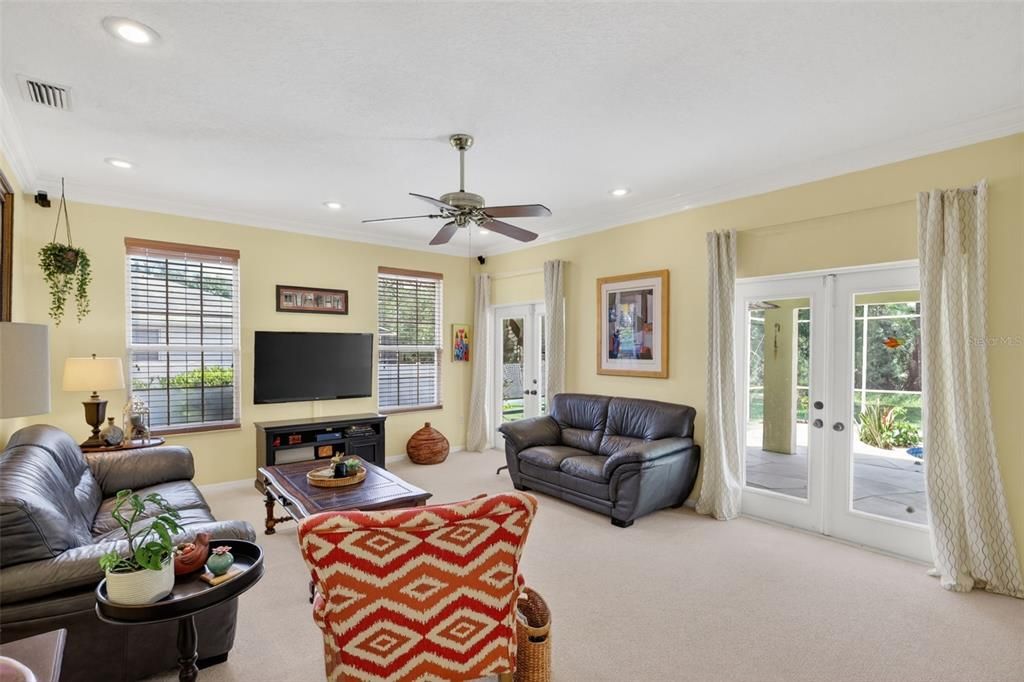 For Sale: $575,000 (3 beds, 2 baths, 2086 Square Feet)
