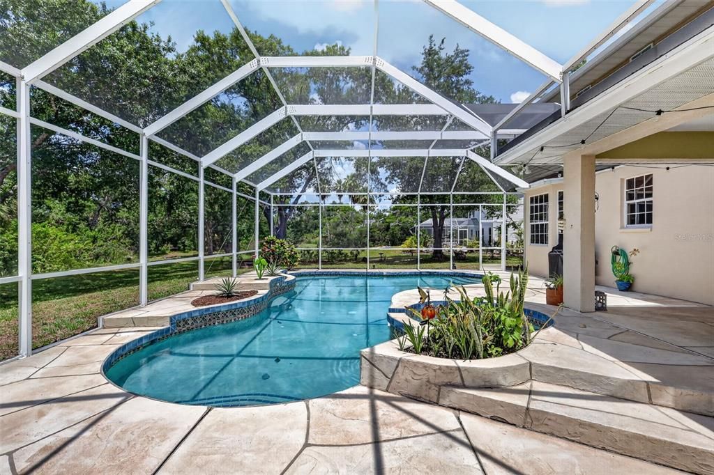For Sale: $575,000 (3 beds, 2 baths, 2086 Square Feet)