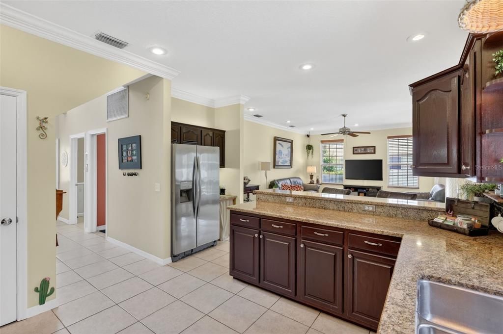 For Sale: $575,000 (3 beds, 2 baths, 2086 Square Feet)