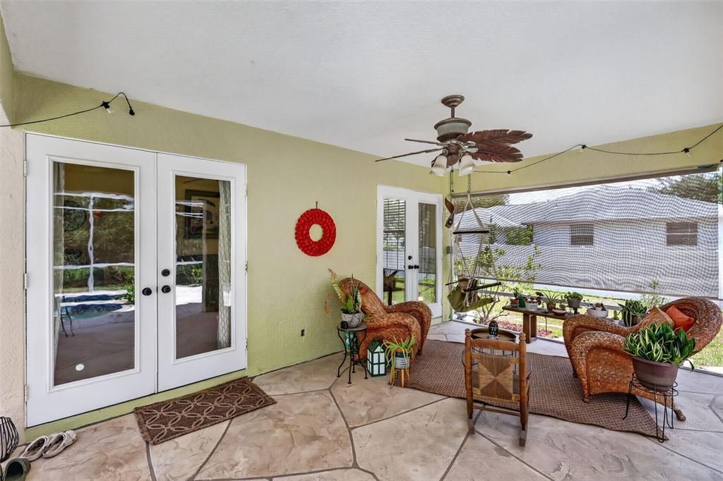 For Sale: $575,000 (3 beds, 2 baths, 2086 Square Feet)