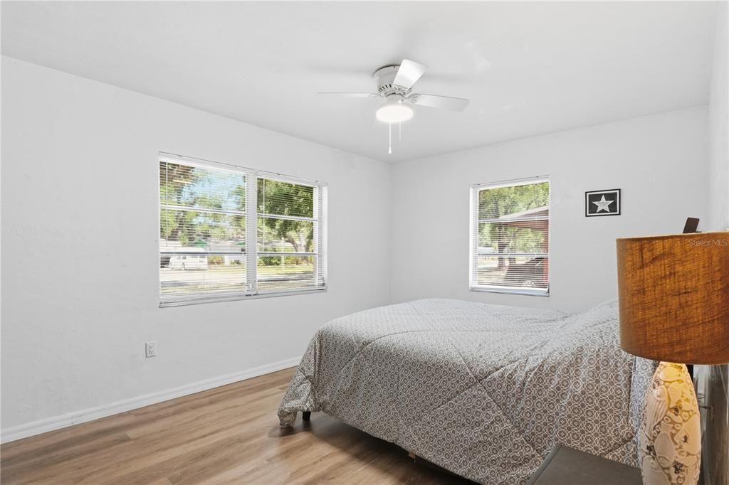 Activo con contrato: $349,000 (2 camas, 1 baños, 1000 Pies cuadrados)