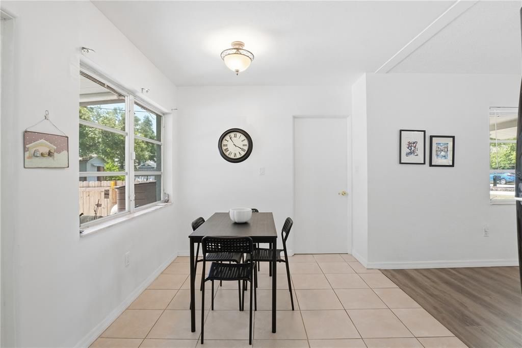Activo con contrato: $349,000 (2 camas, 1 baños, 1000 Pies cuadrados)