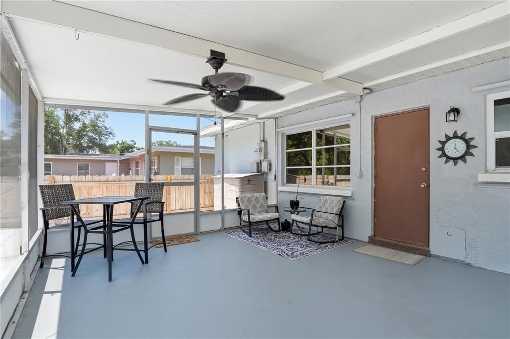 Activo con contrato: $349,000 (2 camas, 1 baños, 1000 Pies cuadrados)
