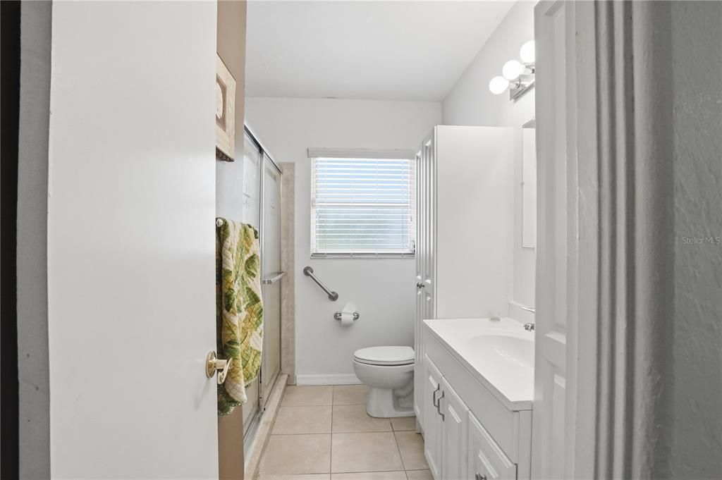 Activo con contrato: $349,000 (2 camas, 1 baños, 1000 Pies cuadrados)