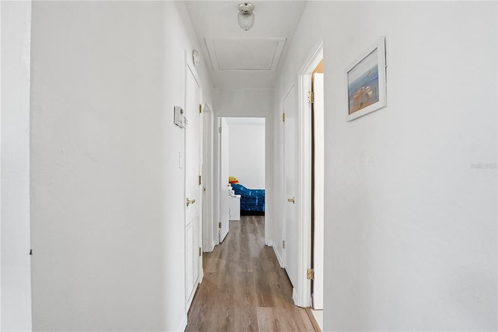 Activo con contrato: $349,000 (2 camas, 1 baños, 1000 Pies cuadrados)