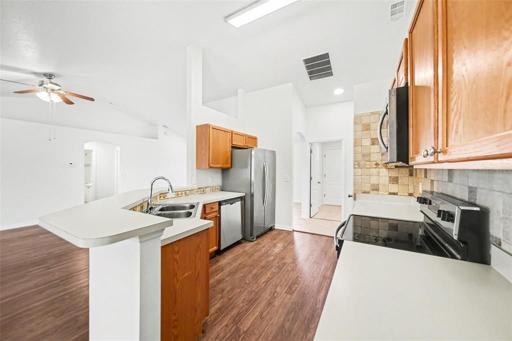 En Venta: $359,900 (3 camas, 2 baños, 1646 Pies cuadrados)