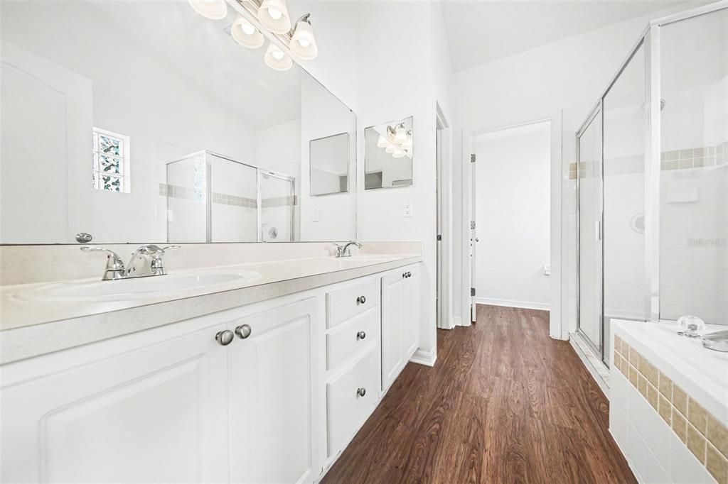 En Venta: $359,900 (3 camas, 2 baños, 1646 Pies cuadrados)