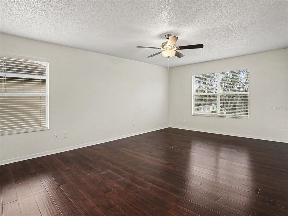 For Sale: $509,900 (5 beds, 3 baths, 2698 Square Feet)