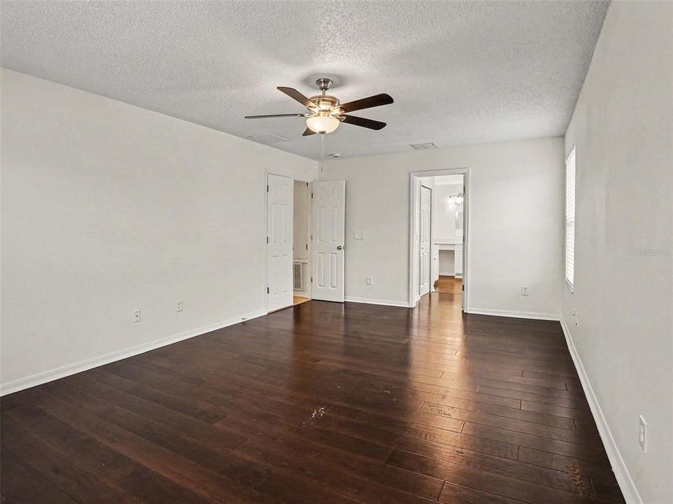 For Sale: $509,900 (5 beds, 3 baths, 2698 Square Feet)