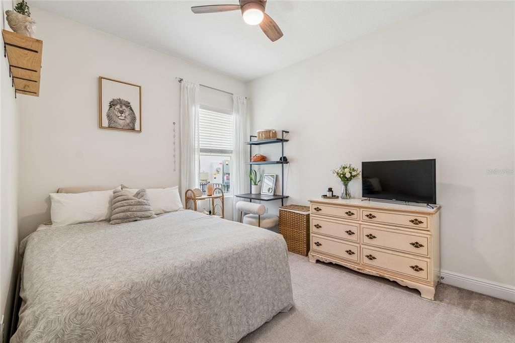 Activo con contrato: $349,000 (3 camas, 2 baños, 1544 Pies cuadrados)