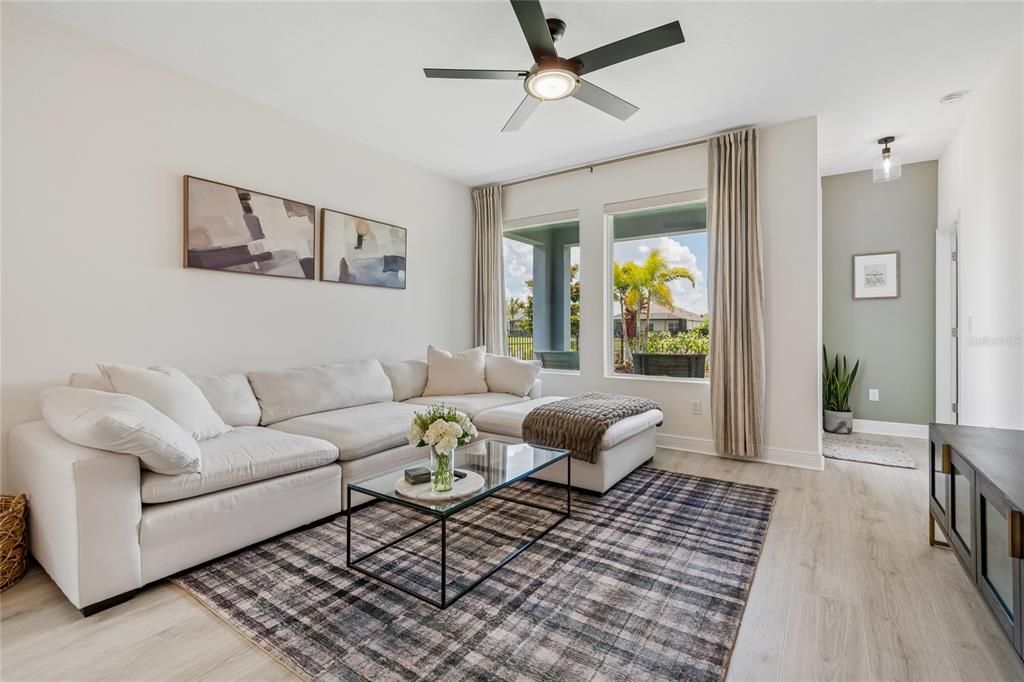Activo con contrato: $349,000 (3 camas, 2 baños, 1544 Pies cuadrados)