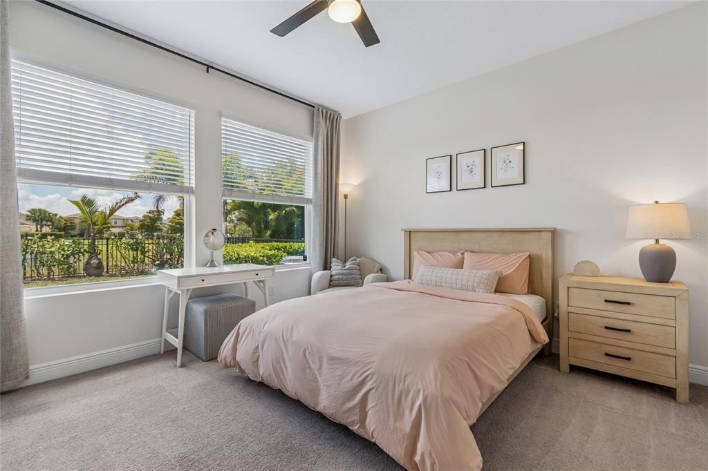 Activo con contrato: $349,000 (3 camas, 2 baños, 1544 Pies cuadrados)