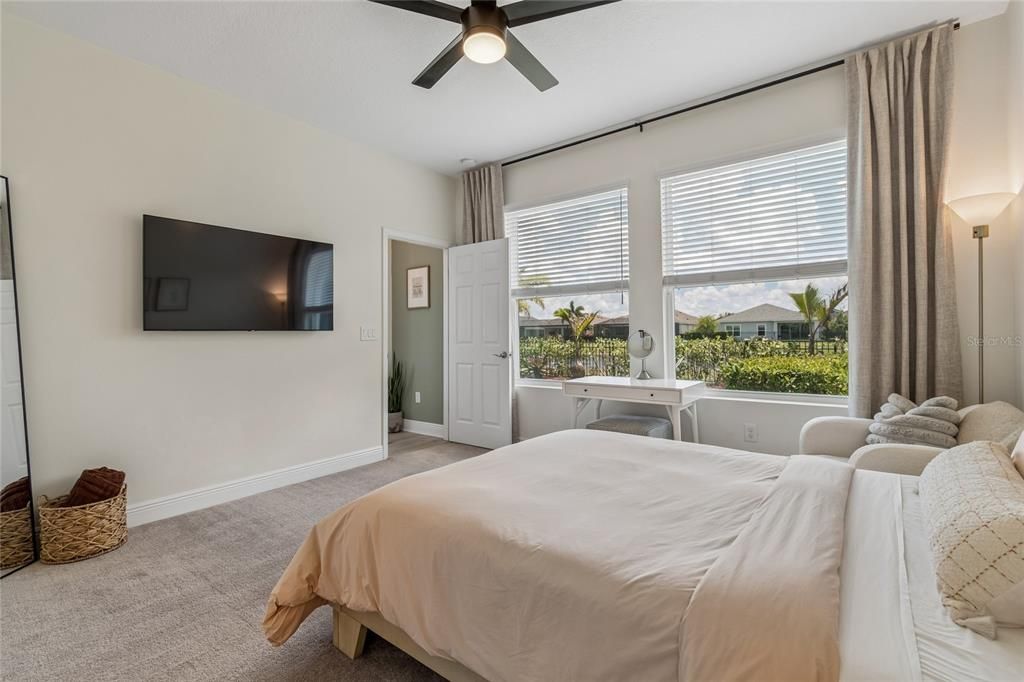 Activo con contrato: $349,000 (3 camas, 2 baños, 1544 Pies cuadrados)
