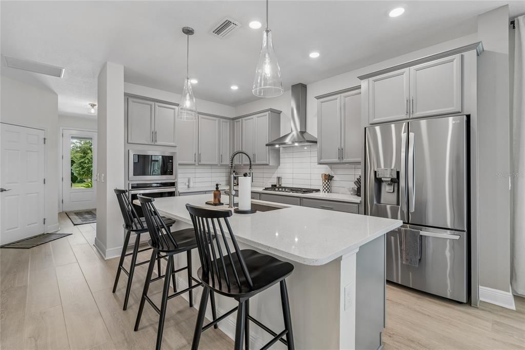Activo con contrato: $349,000 (3 camas, 2 baños, 1544 Pies cuadrados)