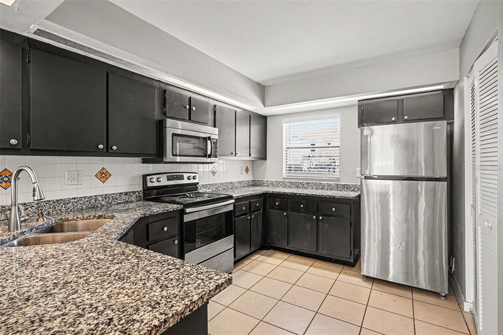 En Venta: $254,900 (3 camas, 2 baños, 1329 Pies cuadrados)