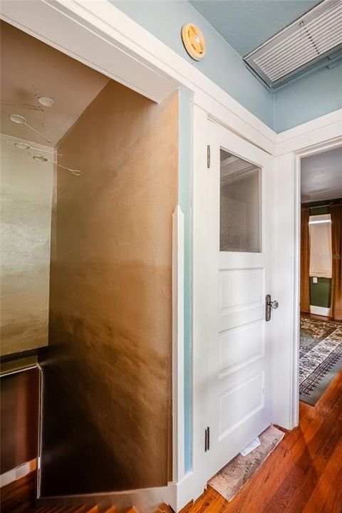 For Sale: $389,000 (3 beds, 1 baths, 1924 Square Feet)