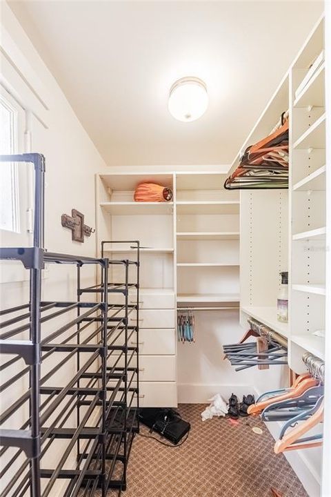 For Sale: $389,000 (3 beds, 1 baths, 1924 Square Feet)