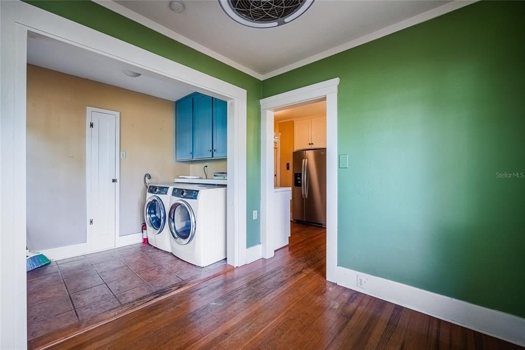For Sale: $389,000 (3 beds, 1 baths, 1924 Square Feet)