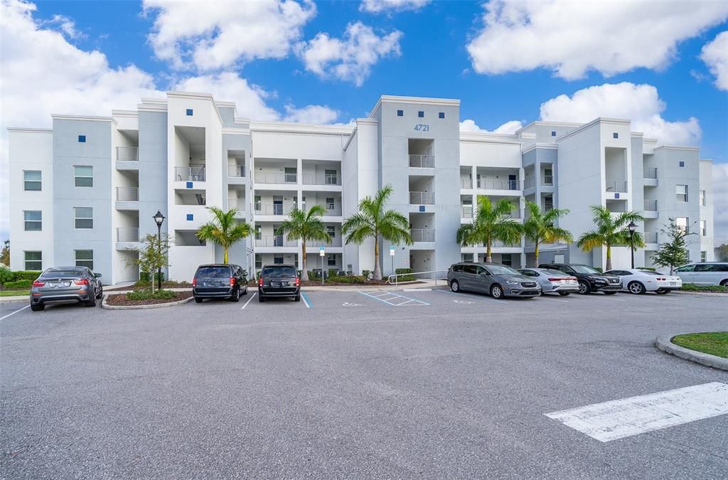 For Sale: $299,800 (2 beds, 2 baths, 1196 Square Feet)
