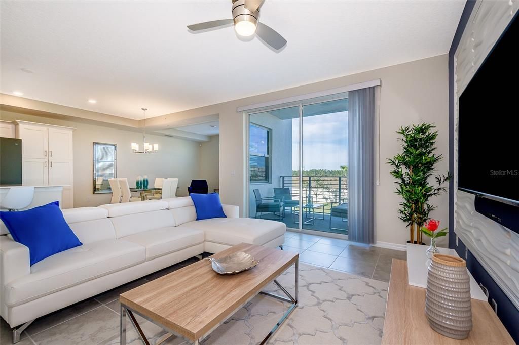 For Sale: $299,800 (2 beds, 2 baths, 1196 Square Feet)